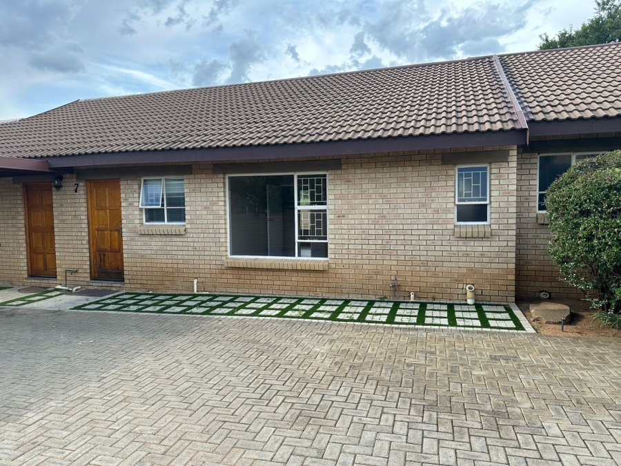 To Let 3 Bedroom Property for Rent in Pentagon Park Free State